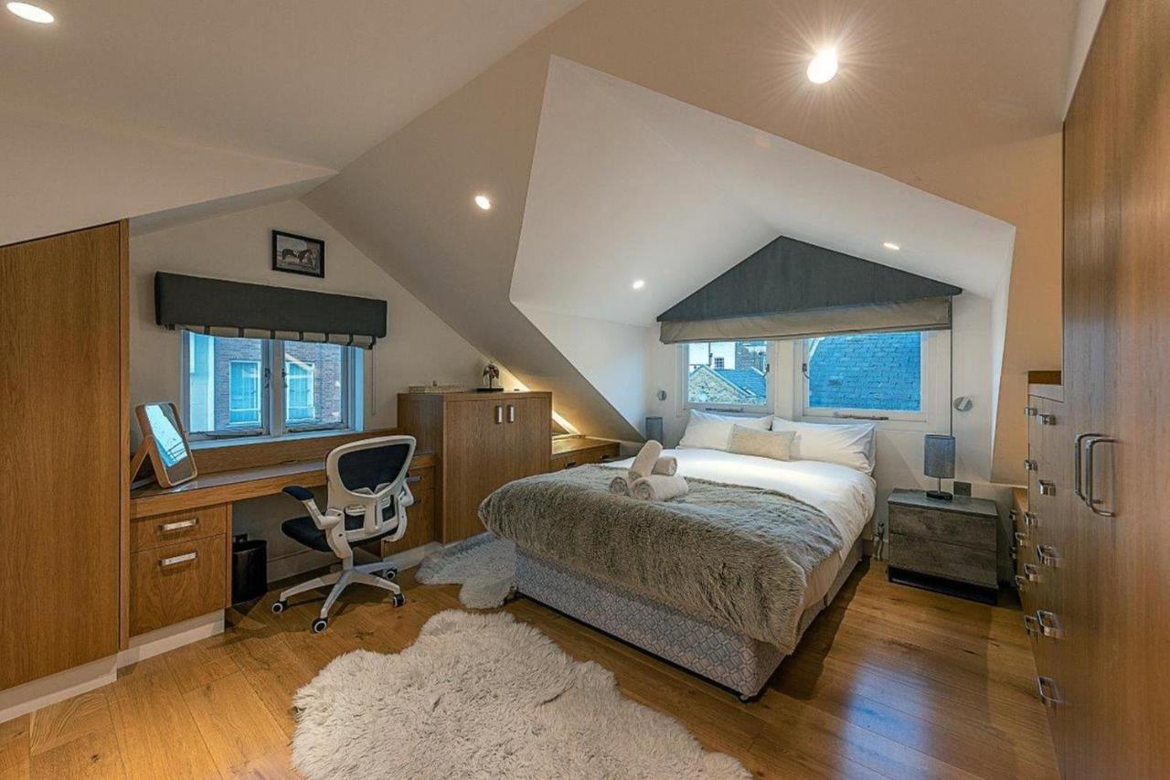 Casa de Férias New Stunning 5bd Mews House